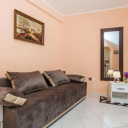 Apartment Stunning In With Kitchen *